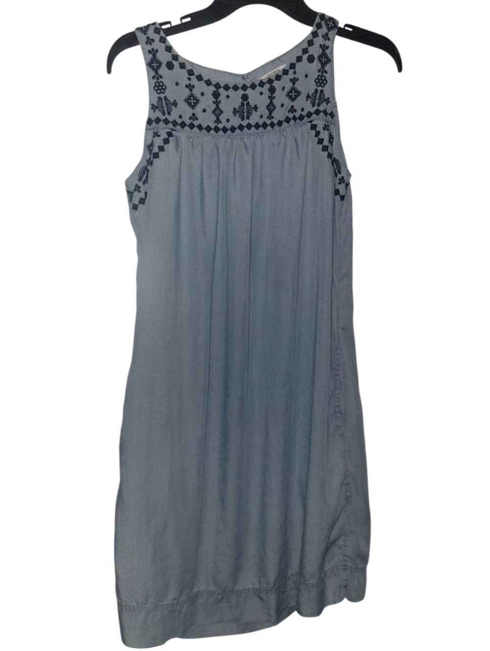 Crown & Ivy Chambray Blue Embroidered Dress Size Small With Pockets